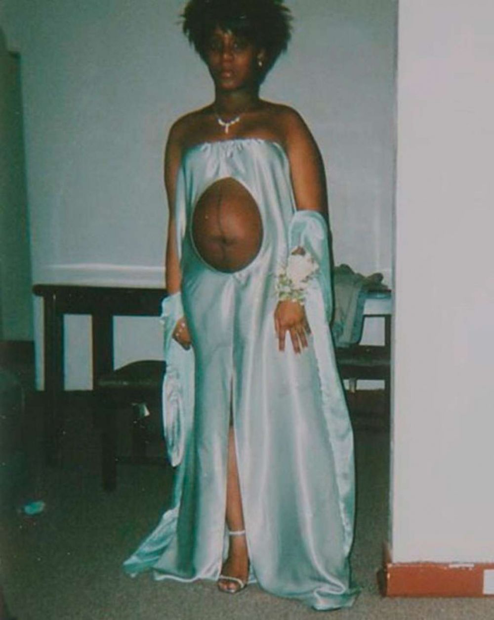 10 Gaun pengantin ini desainnya nyeleneh abis, bikin mikir kemana mana