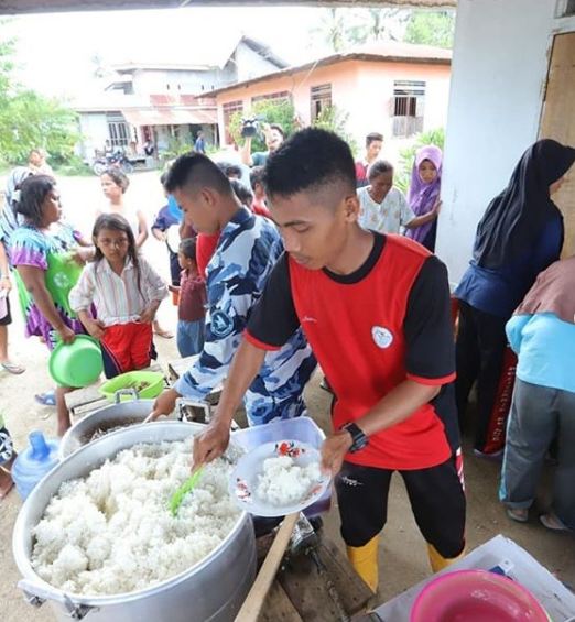 10 Momen Susi Pudjiastuti beri pasokan bantuan ke Palu, cepat & sigap