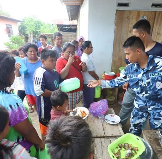 10 Momen Susi Pudjiastuti beri pasokan bantuan ke Palu, cepat & sigap