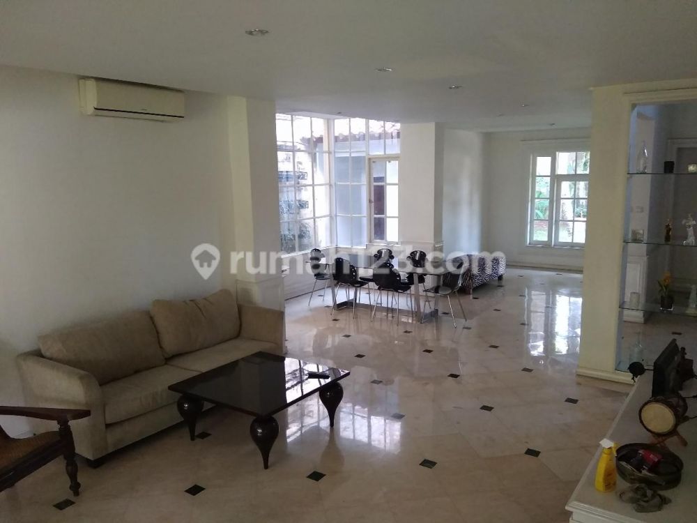 Dijual Rp 9 M, begini 8 penampakan rumah mewah Laudya Cynthia Bella