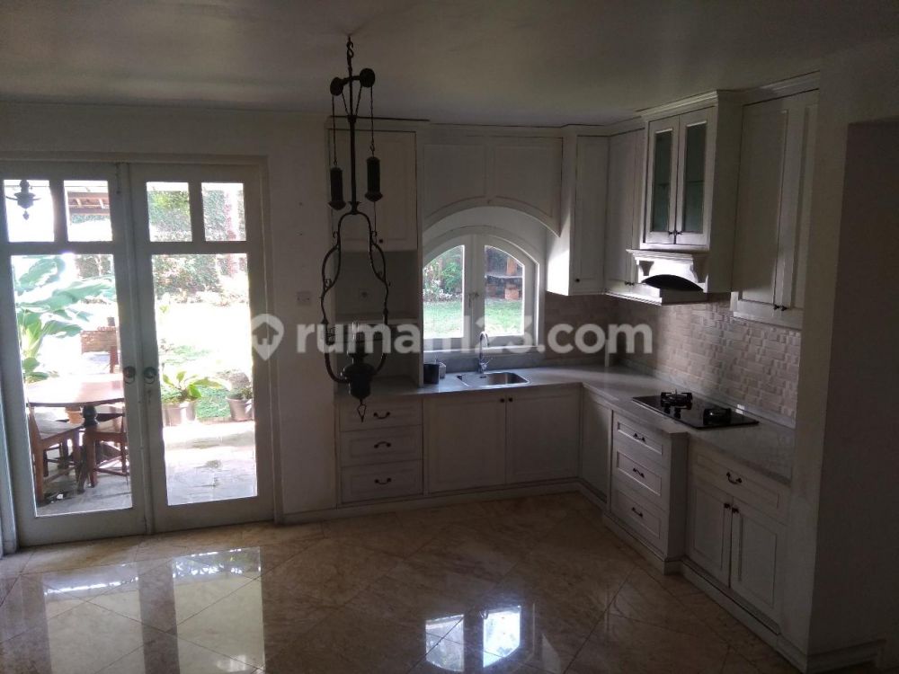 Dijual Rp 9 M, begini 8 penampakan rumah mewah Laudya Cynthia Bella