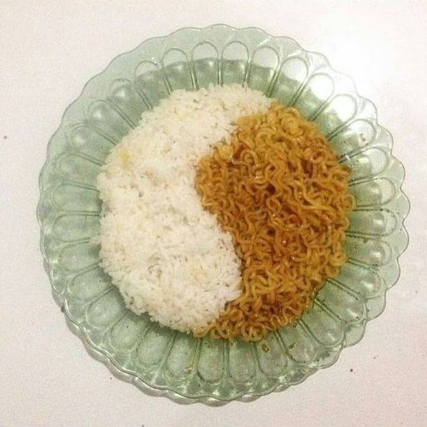 8 Aliran makan mi instan ini kocak abis, dari sesat hingga hipster