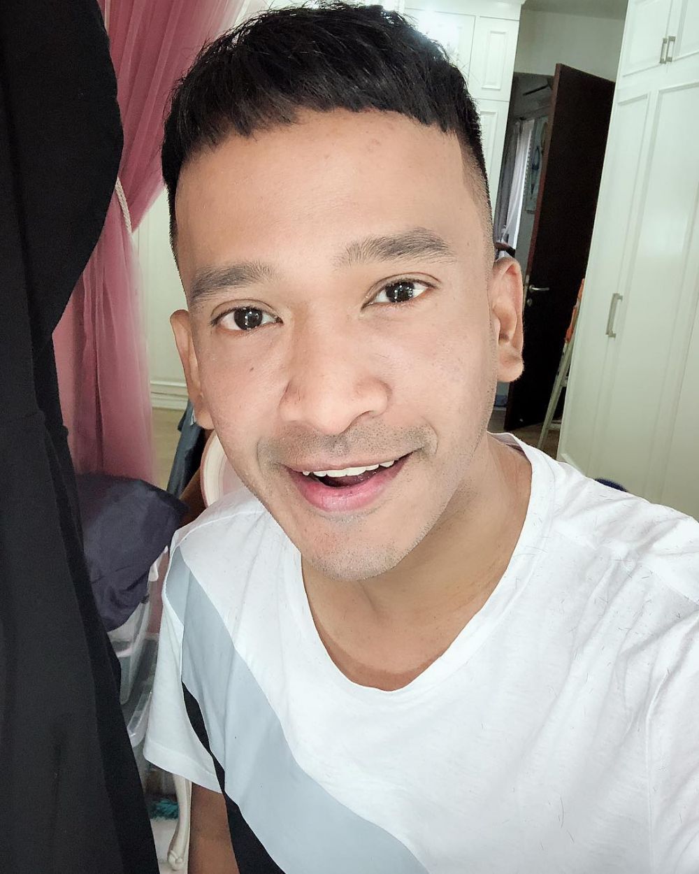 Bikin merinding, 4 seleb ini pernah dapat kiriman misterius