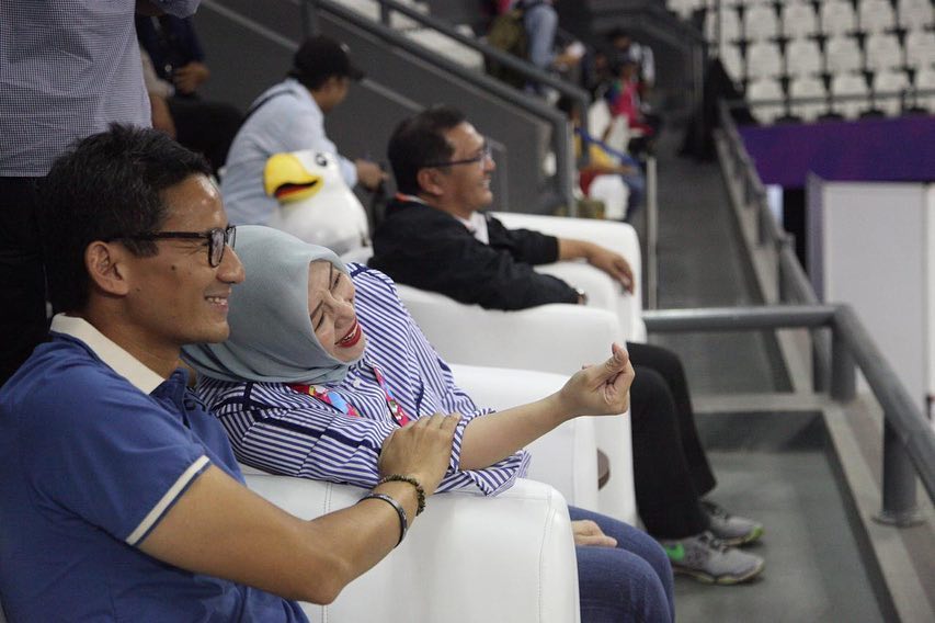 8 Momen keromantisan Sandiaga Uno dan Nur Asia, sederhana tapi manis