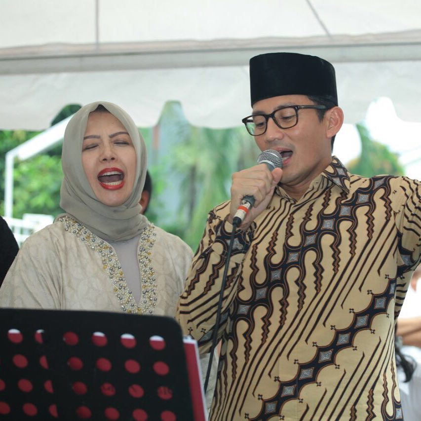 8 Momen keromantisan Sandiaga Uno dan Nur Asia, sederhana tapi manis