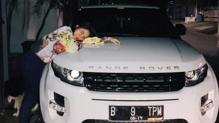 5 Seleb ini dapat kado mewah dari pasangannya, paling mahal Rp 1,5 M