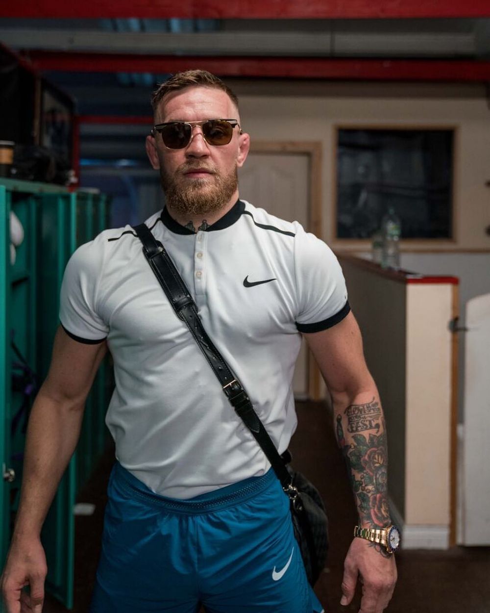 10 Gaya Conor McGregor di luar arena laga, punya selera fashion 