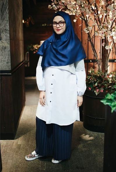 6 Potret cantik Revalina Hamil anak kedua, tampak memesona