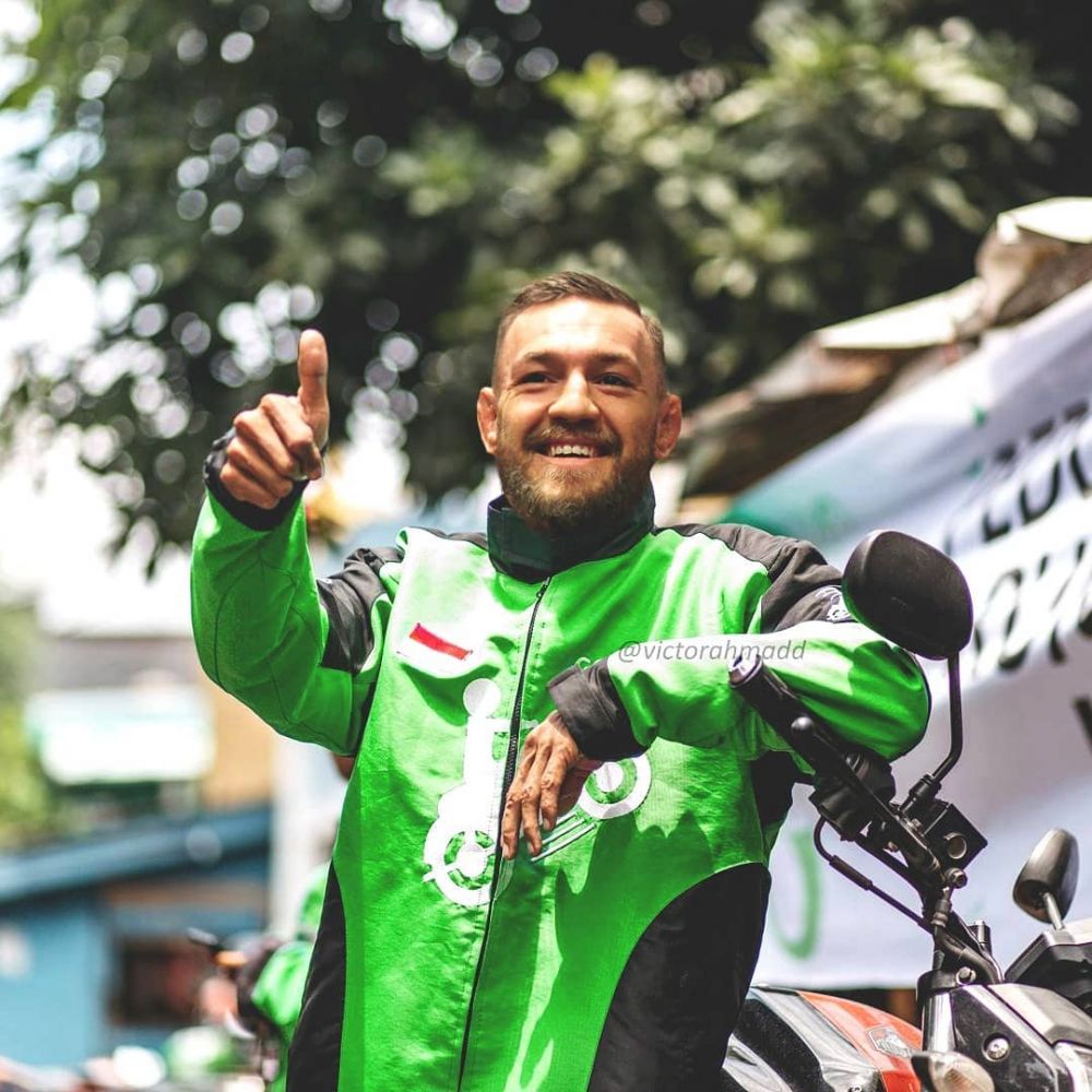 8 Editan ngawur kegiatan McGregor usai dikalahkan Khabib ini kocak pol