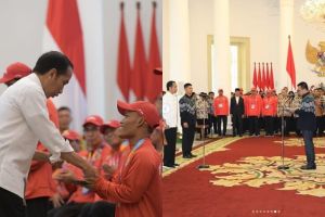 Lewati target, ini canda Jokowi saat beri bonus atlet Asian Para Games
