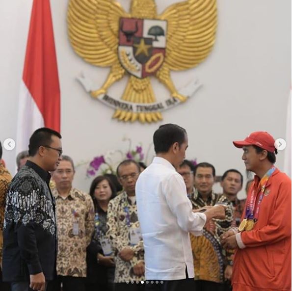Lewati target, ini canda Jokowi saat beri bonus atlet Asian Para Games