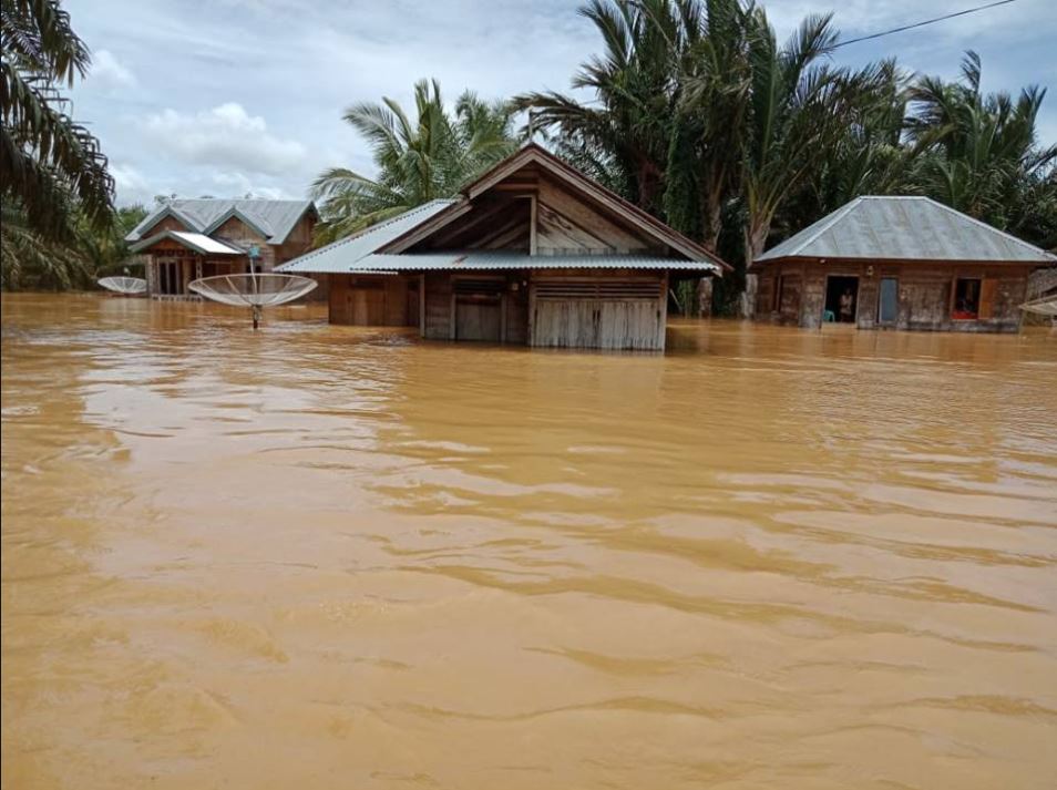 10 potret terkini banjir Mandailing Natal, 17 orang meninggal