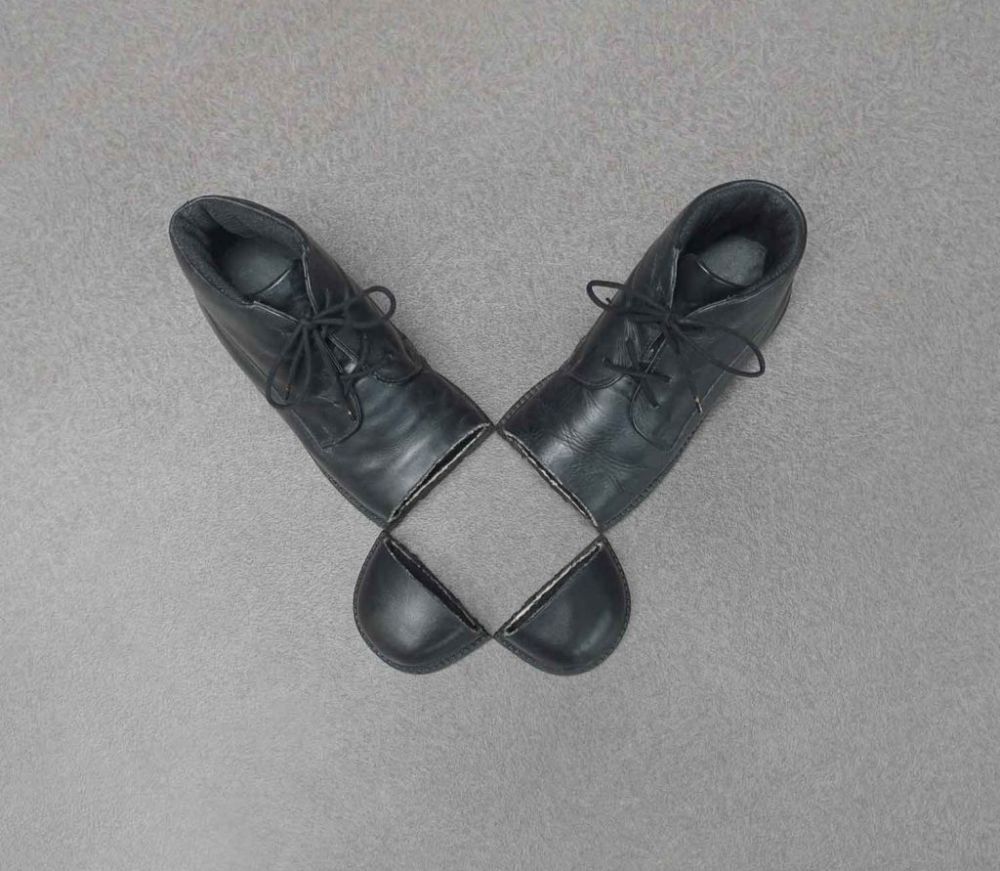 Cuma pakai sepatu bekas, 10 kreasi seniman ini Instagramable banget