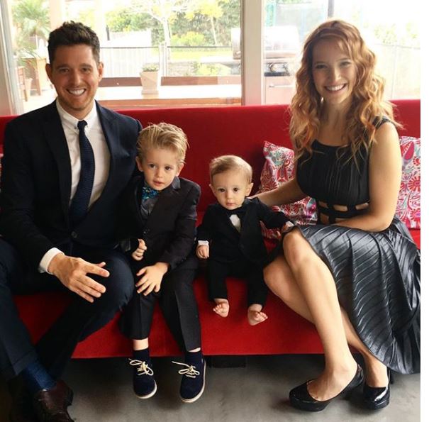7 Potret kebersamaan Michael Buble dan sang anak yang idap kanker hati
