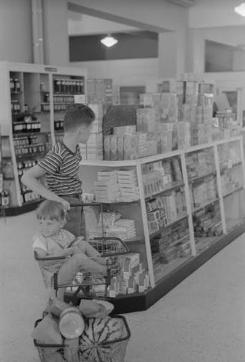 15 Potret lawas supermarket di Amerika Serikat, ada sejak 1930-an