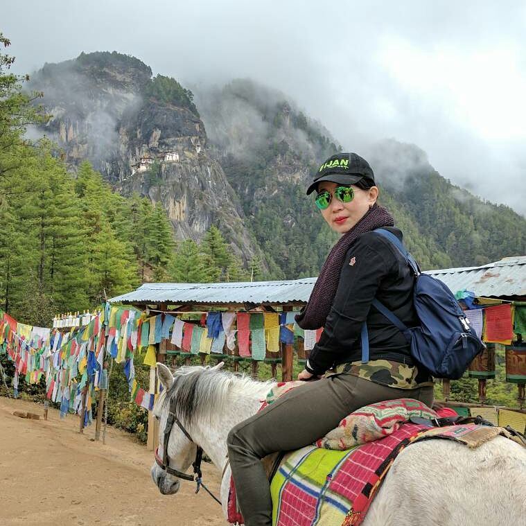 10 Gaya modis istri Dato Sri Tahir, punya 11 cucu masih tetap cantik