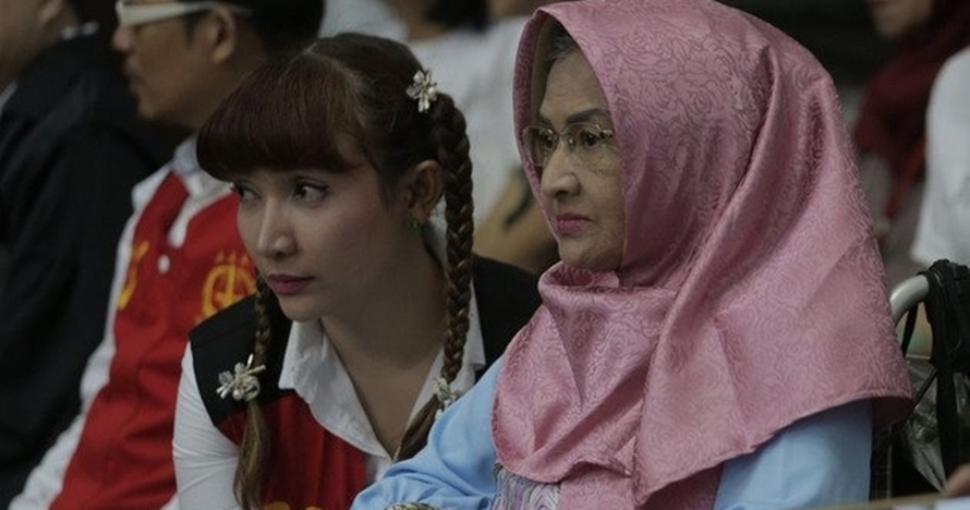 Sambil nangis, Roro Fitria curhat 4 momen tak terlupakan bareng ibunda