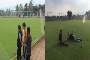Kades ini bikin lapangan bola di desa tapi berkualitas dunia, dahsyat!