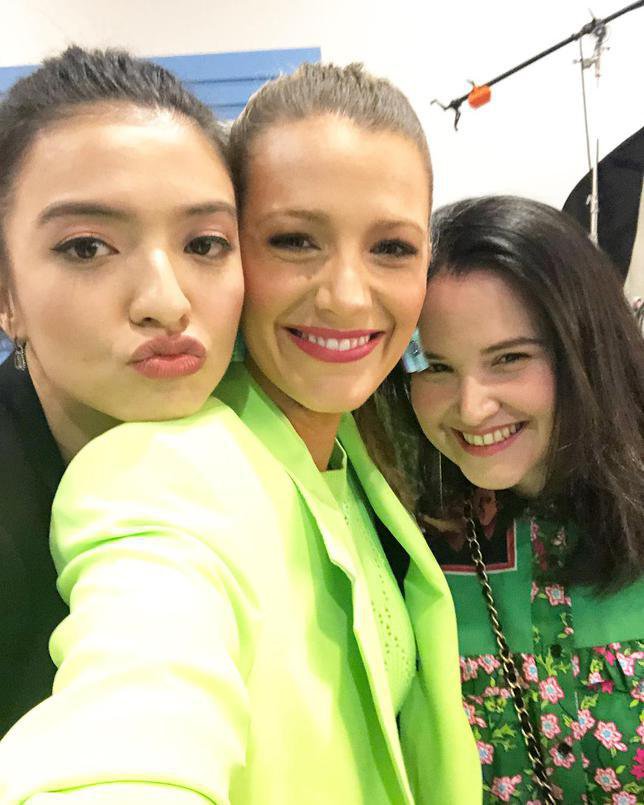 Bikin iri, begini 11 momen Raline Shah saat berpose bareng seleb dunia