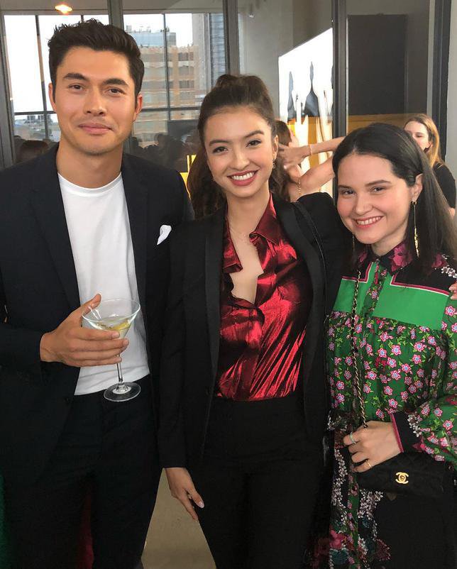 Bikin iri, begini 11 momen Raline Shah saat berpose bareng seleb dunia
