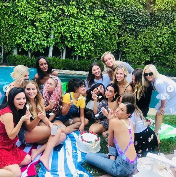 Sebelum depresi berat, ini 8 potret keceriaan Selena Gomez 