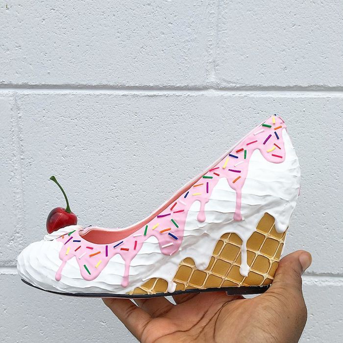 Desainnya mirip kue, 7 sepatu ini bikin ragu mau memakainya