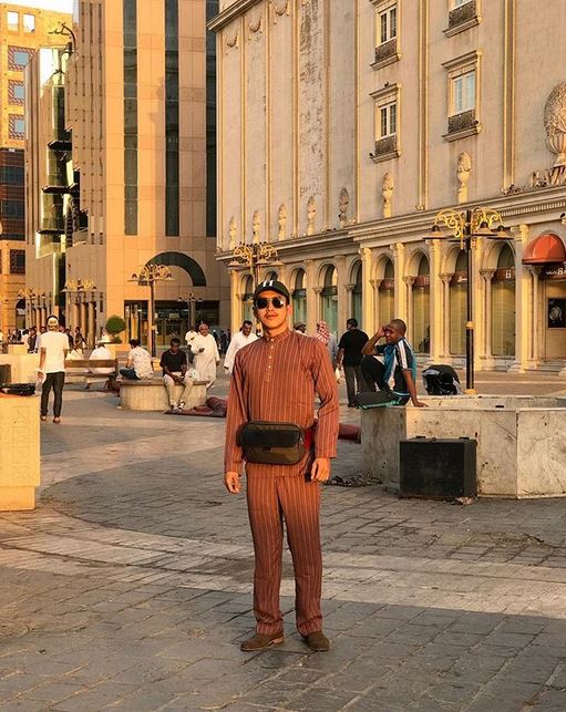 10 Potret ganteng Erfandi, pramugara dikabarkan dekat dengan Ria Ricis