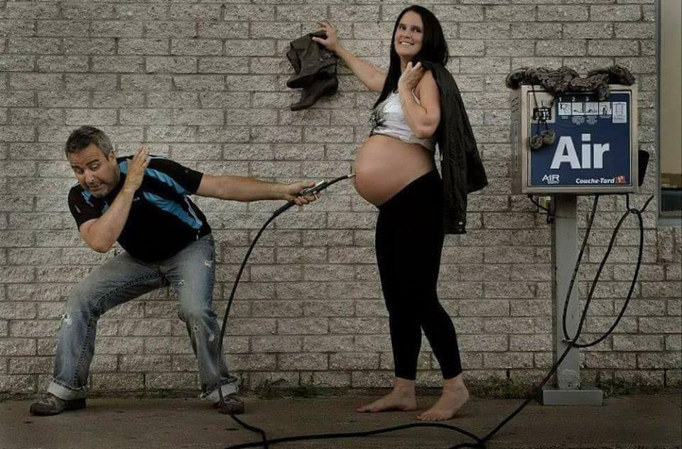 Pasangan ini bikin 6 foto 'cara bikin bayi', konsepnya unik banget