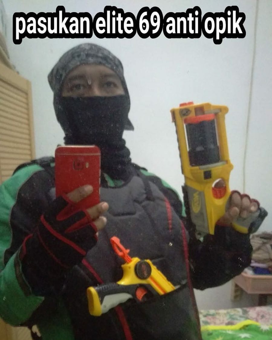 9 Gaya nyentrik driver ojek online ini bikin penumpang gagal fokus