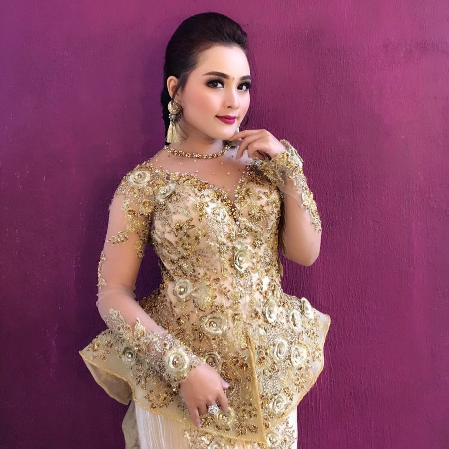 10 Potret cantik Rita Tila, pesinden yang dikabarkan dekat dengan Sule