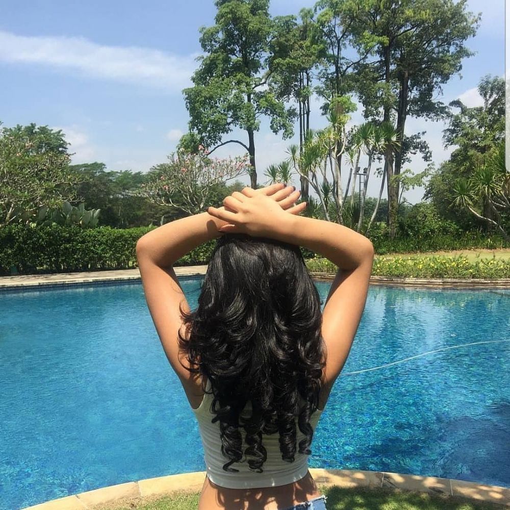 10 Momen santai Siva Aprilia di sela kesibukan, auranya tetap seksi