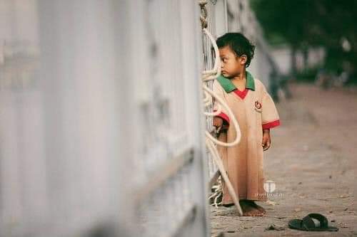 4 Foto 'kita semua sama cuma nasib yang membedakan' ini bikin terenyuh