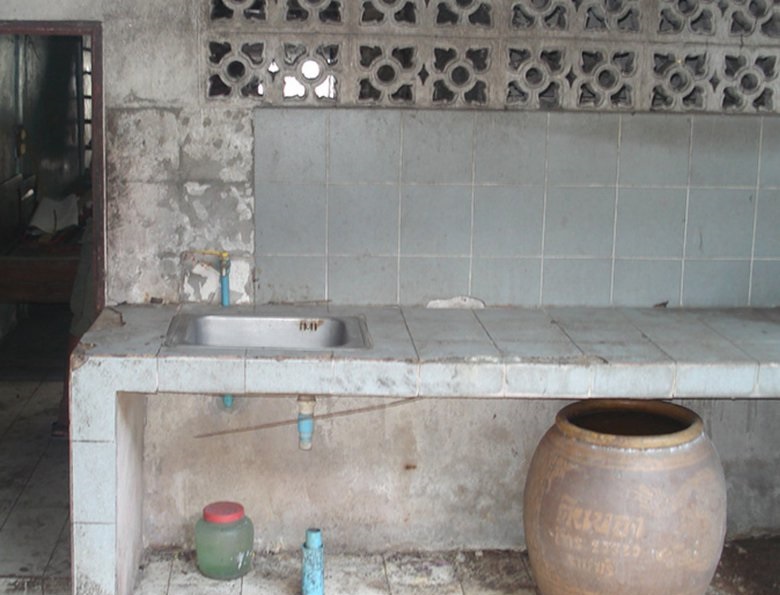 Rumah kumuh ini disulap bergaya modern, 11 transformasinya manglingi