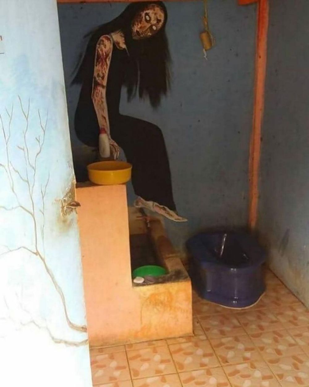 7 Benda nyeleneh di toilet ini bukti orang Indonesia kelewat inovatif