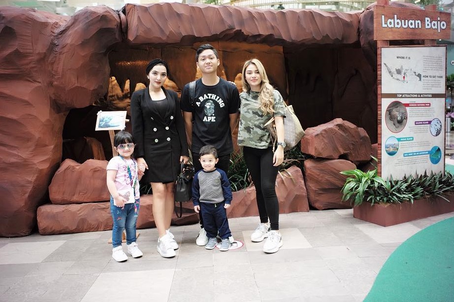 Selain Nurbaeny Janah, gaji 4 asisten seleb Tanah Air ini bikin kaget