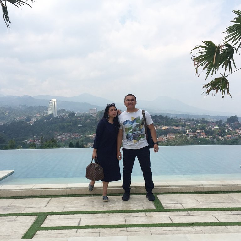 10 Momen mesra anak Mat Solar & istrinya dari pacaran sampai menikah