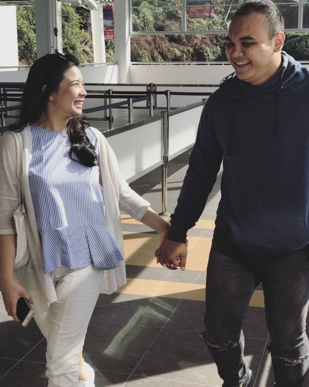 10 Momen mesra anak Mat Solar & istrinya dari pacaran sampai menikah