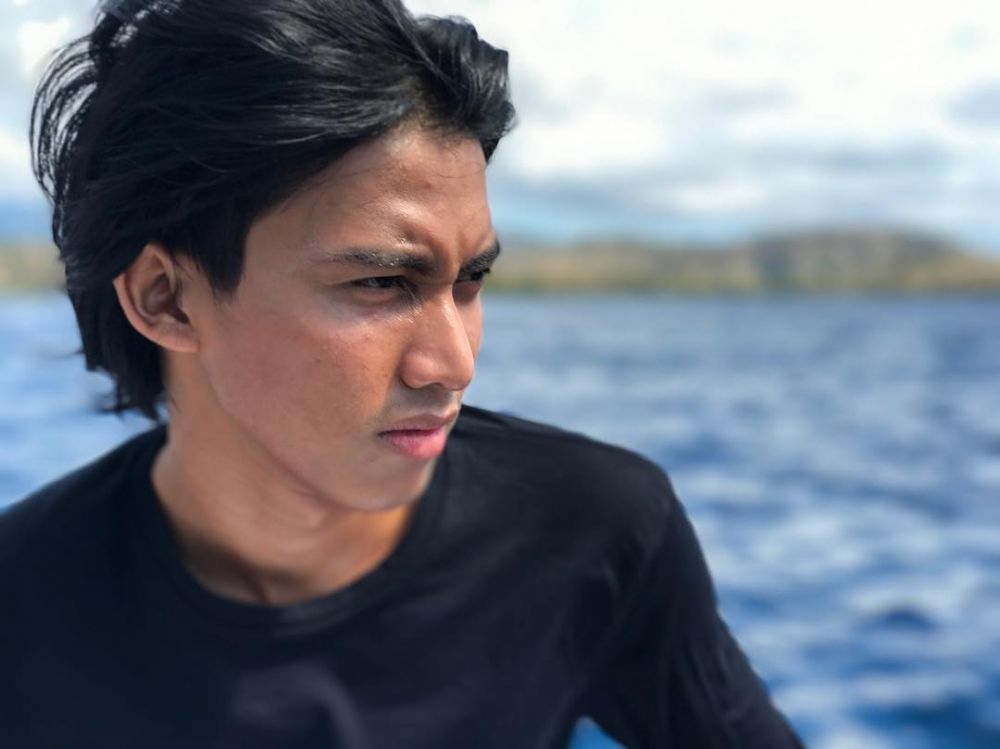 10 Pesona Ravil, model ganteng yang sahabatan dengan Anya Geraldine