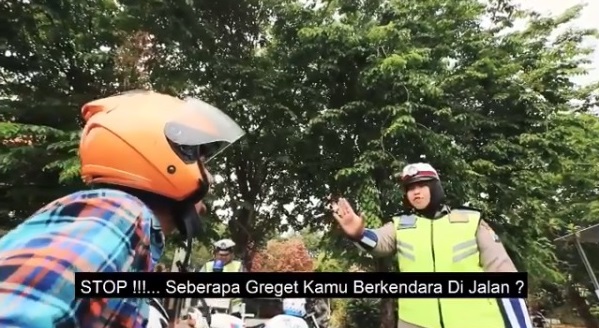Pengen ikutan ngehits, ini aksi polisi bikin parodi 'seberapa gereget'