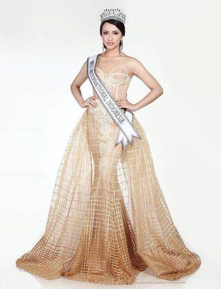 10 Pesona Vania Herlambang, wakil Indonesia di Miss International 2018
