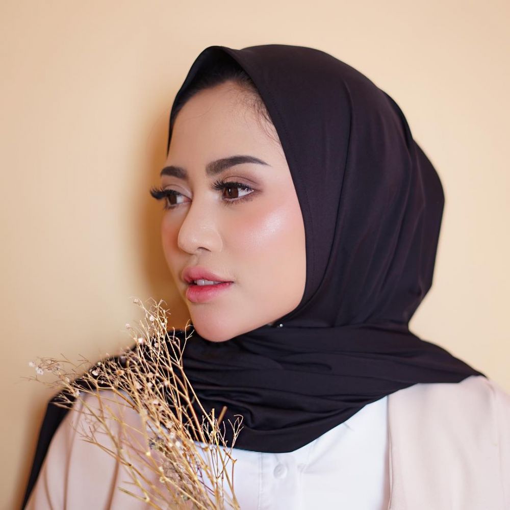 Makin memesona, ini 11 gaya Rachel Vennya saat kenakan hijab