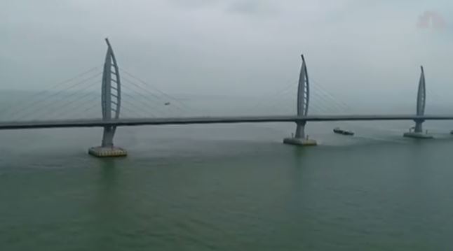 Ini jembatan terpanjang di dunia, panjangnya 55 km mirip Jakarta-Bogor