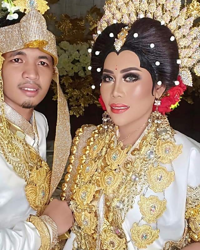 10 Momen pernikahan Evi Masamba & Arif Hajrianto, kental adat Bugis