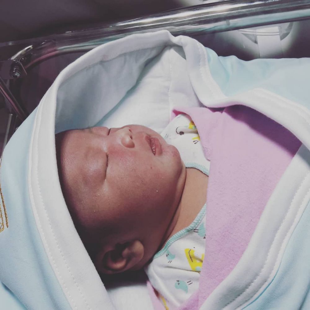 9 Potret menggemaskan anak kedua Ustaz Riza & Indri Giana, imut abis