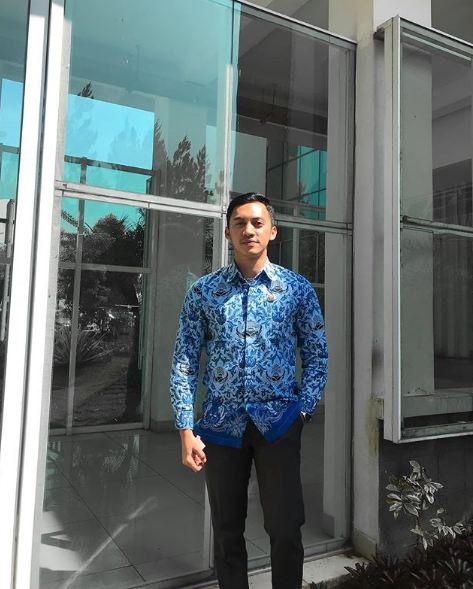 15 Potret PNS Junna Aditya pakai seragam dinas, bikin hati meleleh