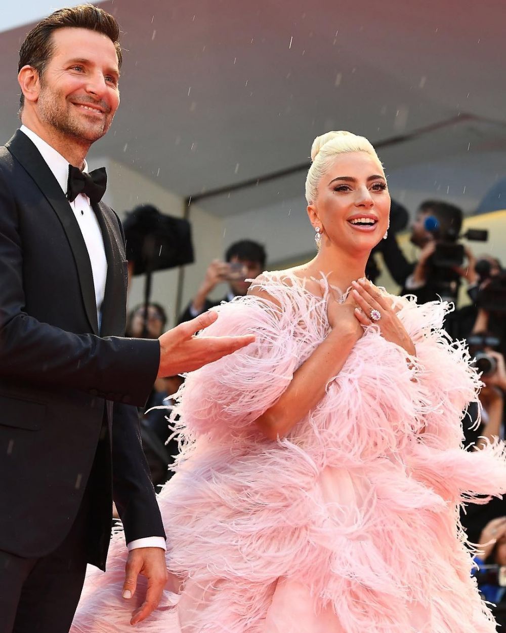7 Kebersamaan Lady Gaga dan Bradley Cooper layaknya sepasang kekasih