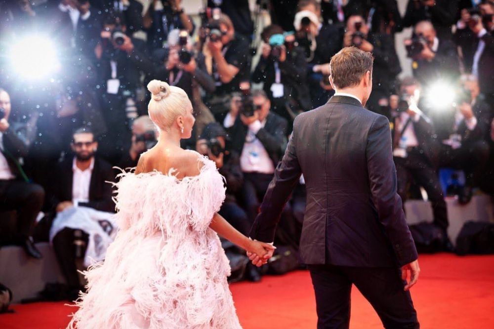 7 Kebersamaan Lady Gaga dan Bradley Cooper layaknya sepasang kekasih