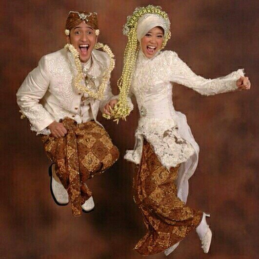 7 Potret lawas pernikahan seleb ini bukti ikatan cintanya abadi