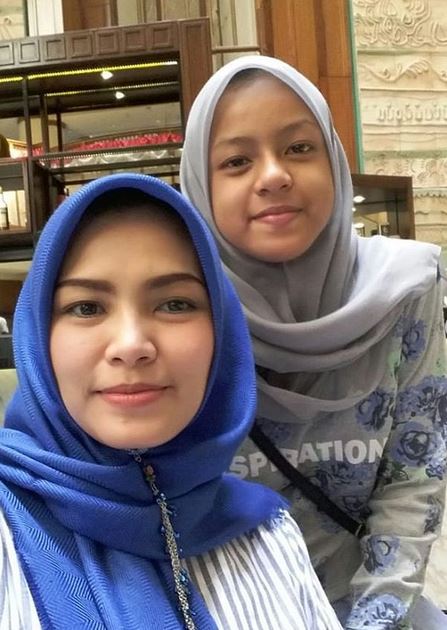 Wanita anggun ini setia dukung anak di Timnas U-19, simak 10 fotonya