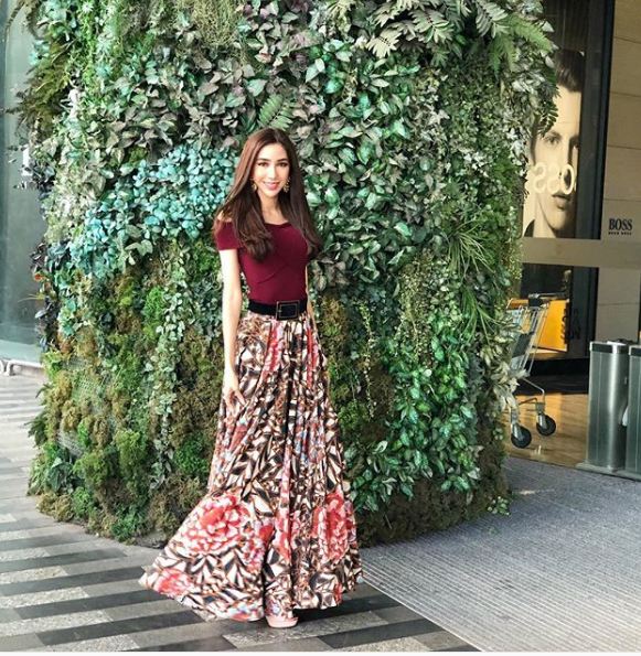 15 Gaya Nadia Purwoko berbusana motif etnik, cantik khas Indonesia